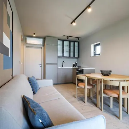 1 Bedroom Cozy In
